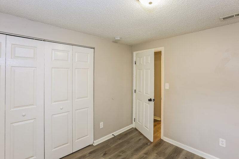 1,820/Mo, 6636 Piney Path Rd Charlotte, NC 28212 Bedroom View 2