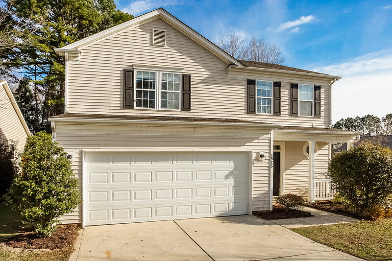 2,040/Mo, 1525 Bucklebury Court Charlotte, NC 28269 Front View