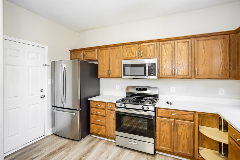 2,040/Mo, 1525 Bucklebury Court Charlotte, NC 28269 Kitchen View
