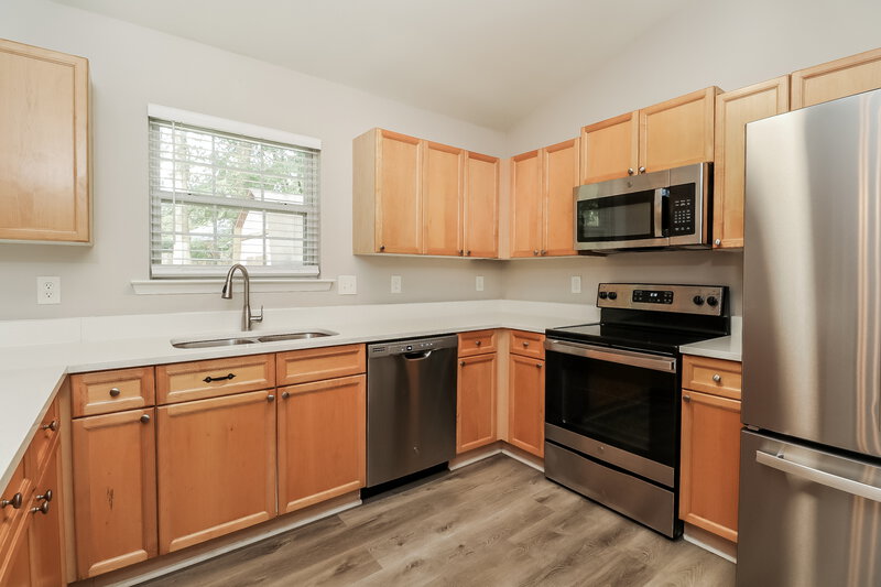 1,960/Mo, 6752 Sullins Rd Charlotte, NC 28214 Kitchen View