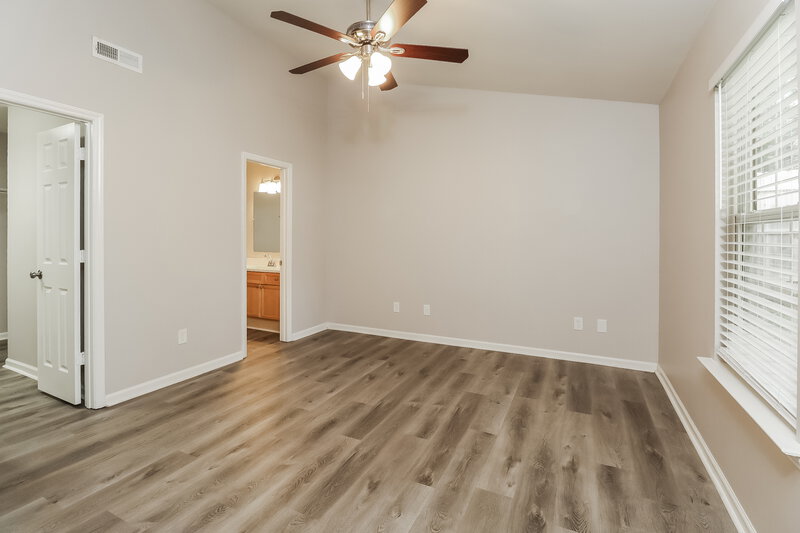 1,960/Mo, 6752 Sullins Rd Charlotte, NC 28214 Main Bedroom View 2