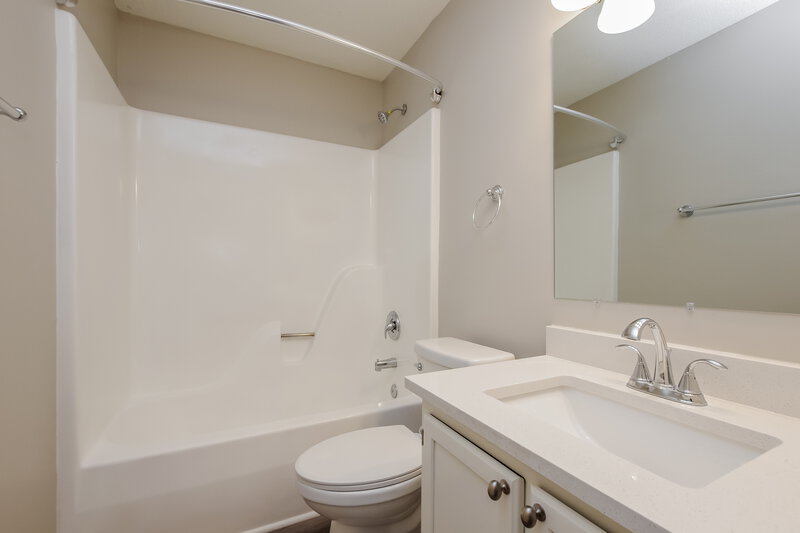1,830/Mo, 9233 Oren Thompson Rd Charlotte, NC 28213 Bathroom View
