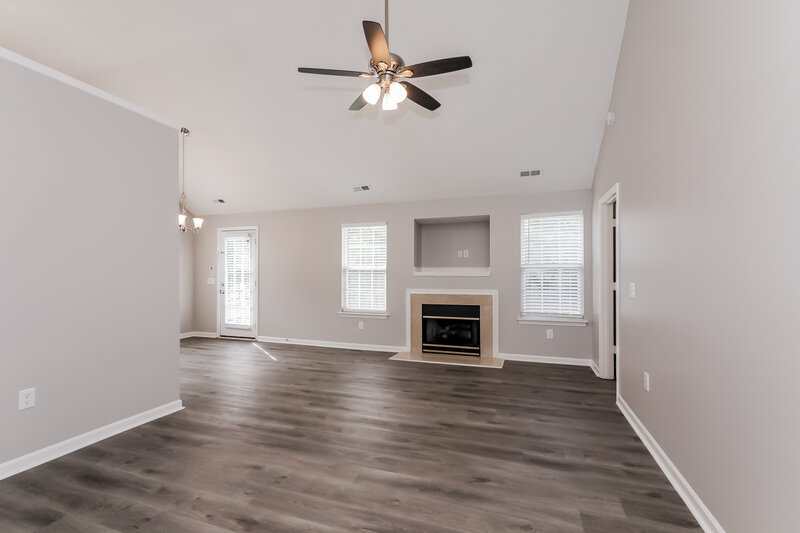 2,350/Mo, 10122 Mayhurst Ct Charlotte, NC 28213 Living Room View 2