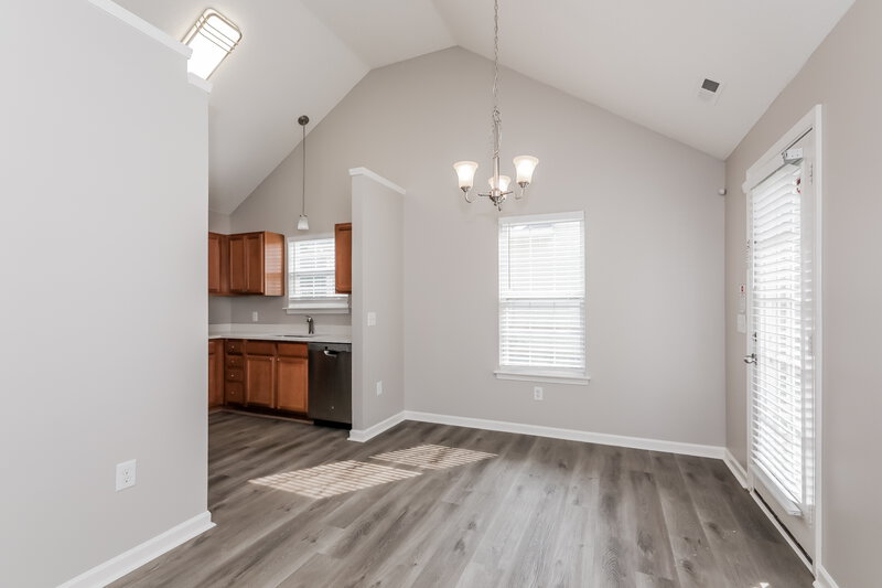 2,350/Mo, 10122 Mayhurst Ct Charlotte, NC 28213 Dining Room View