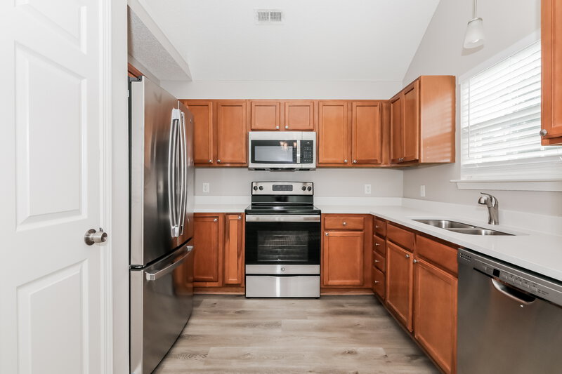 2,350/Mo, 10122 Mayhurst Ct Charlotte, NC 28213 Kitchen View