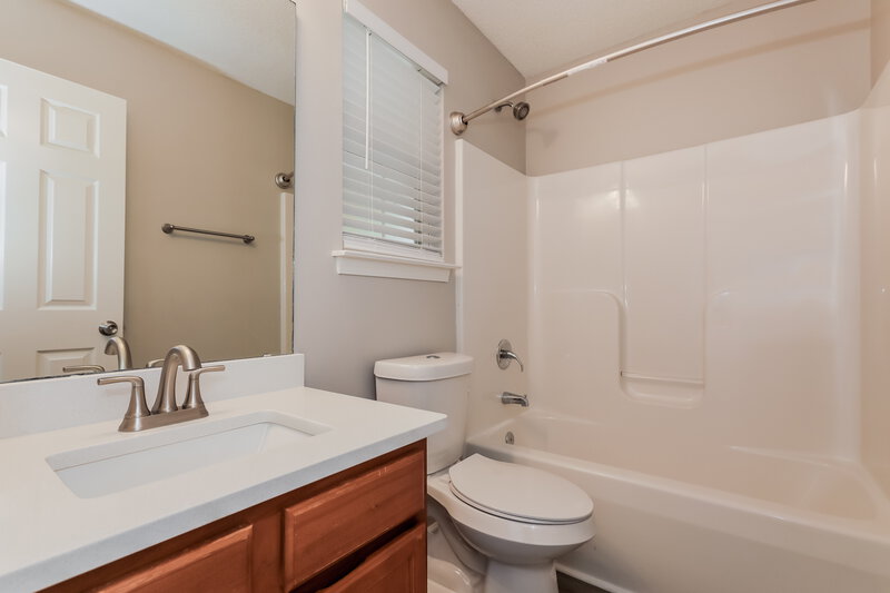 2,350/Mo, 10122 Mayhurst Ct Charlotte, NC 28213 Bathroom View