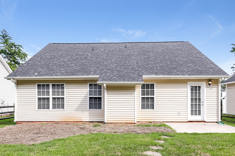 2,350/Mo, 10122 Mayhurst Ct Charlotte, NC 28213 Rear View