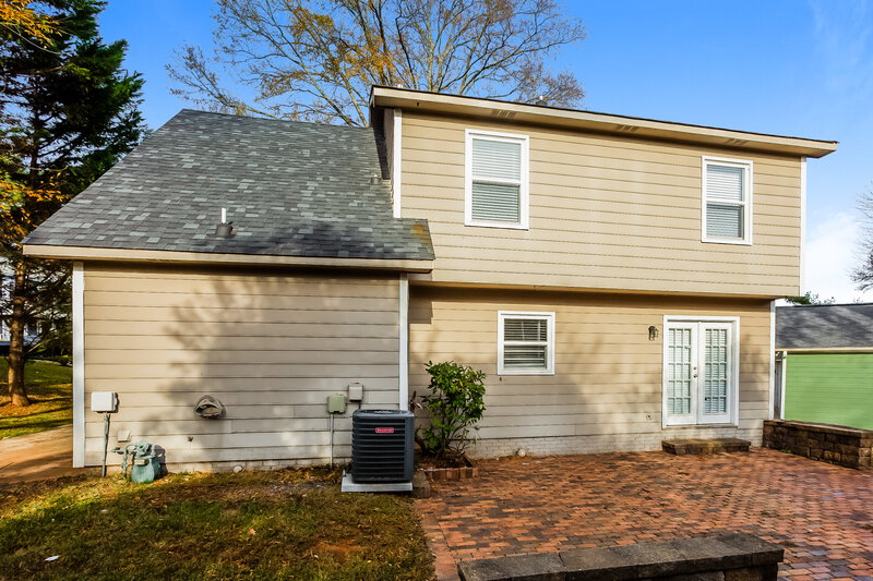 1,870/Mo, 9147 Moss Cove Ct Charlotte, NC 28227 Rear View 2