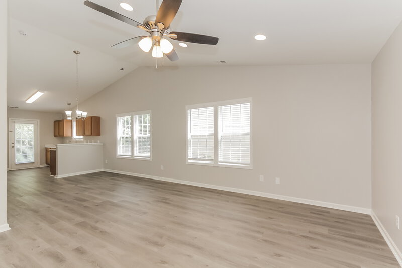 1,830/Mo, 2707 Oasis Ln Charlotte, NC 28214 Living Room View