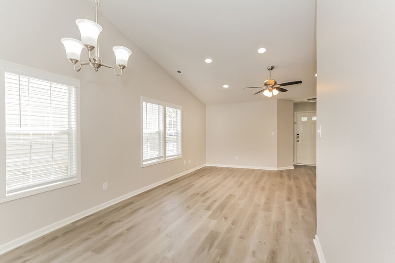 1,830/Mo, 2707 Oasis Ln Charlotte, NC 28214 Dining Room View
