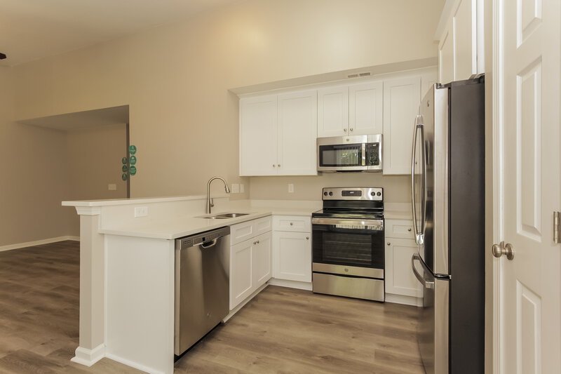 1,985/Mo, 2115 Cool Springs Ct Kannapolis, NC 28083 Kitchen View 2