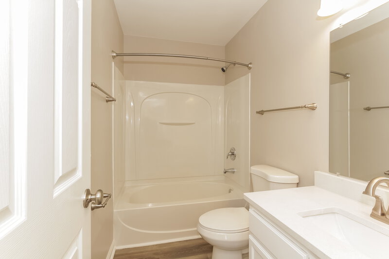 1,985/Mo, 2115 Cool Springs Ct Kannapolis, NC 28083 Bathroom View