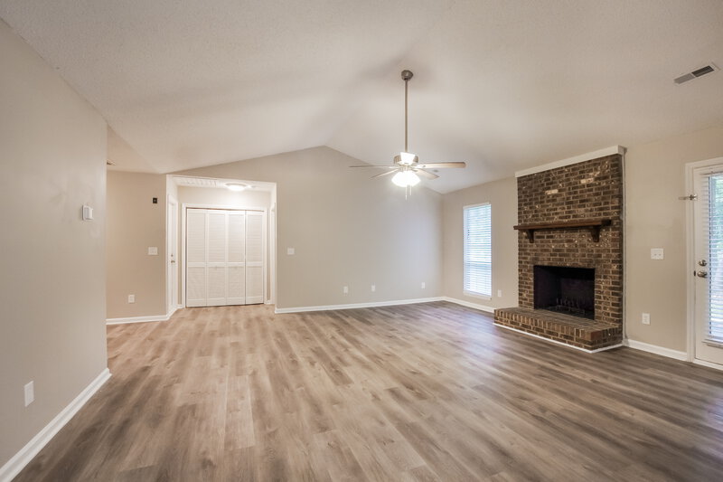 1,785/Mo, 10301 Roundhouse Cir Mint Hill, NC 28227 Living Room View 2