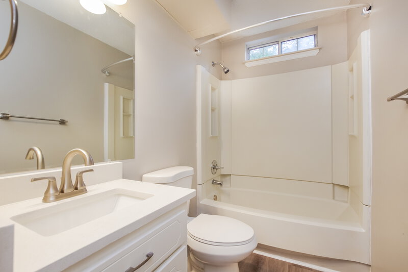 1,785/Mo, 10301 Roundhouse Cir Mint Hill, NC 28227 Bathroom View