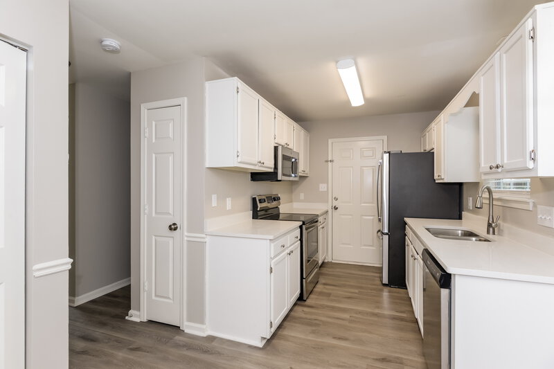 1,700/Mo, 2212 Sloan Dr Charlotte, NC 28208 Kitchen View