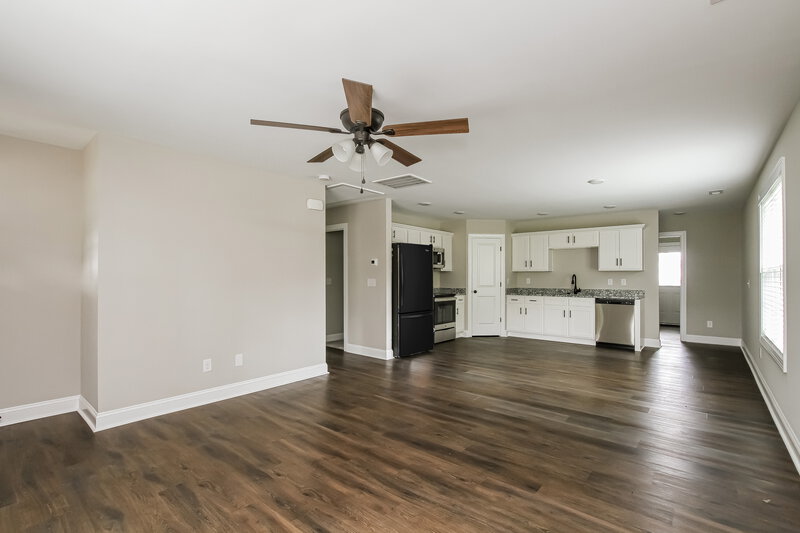 1,940/Mo, 107 S Rose Ave Kannapolis, NC 28083 Living Room View 2