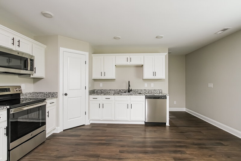 1,940/Mo, 107 S Rose Ave Kannapolis, NC 28083 Kitchen View