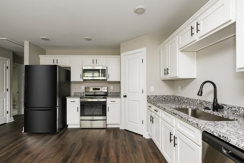 1,940/Mo, 107 S Rose Ave Kannapolis, NC 28083 Kitchen View 2