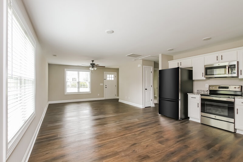 1,940/Mo, 107 S Rose Ave Kannapolis, NC 28083 Kitchen View 3