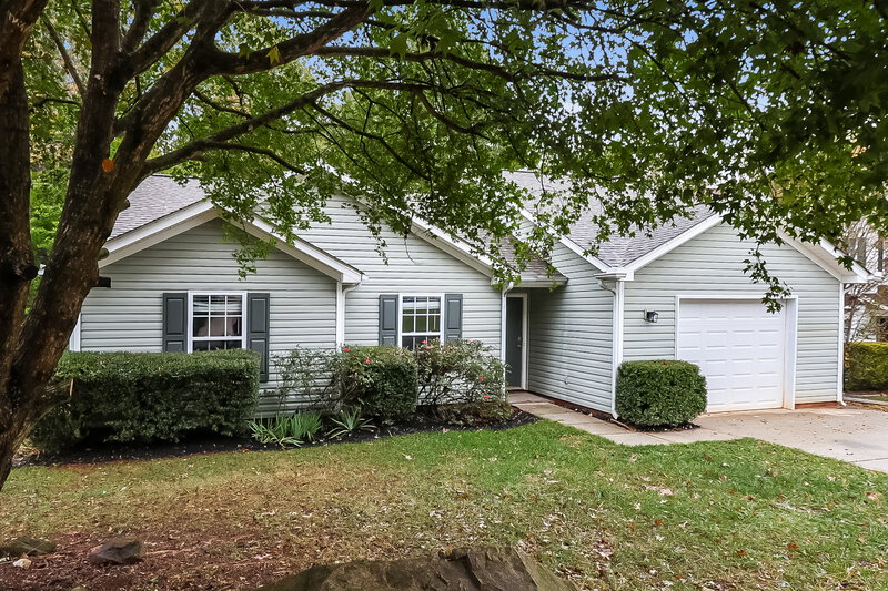 1,850/Mo, 7039 Lowen Rd Charlotte, NC 28269 Front View