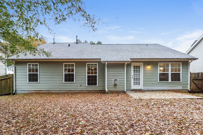 1,850/Mo, 7039 Lowen Rd Charlotte, NC 28269 Rear View