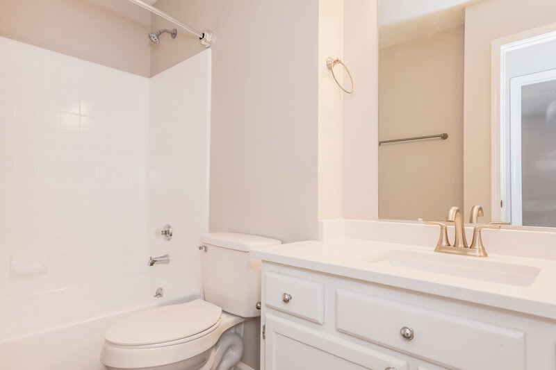 1,775/Mo, 10902 Ballards Pond Ln Matthews, NC 28105 Bathroom View