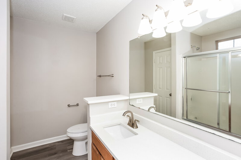 2,070/Mo, 10316 Gold Pan Rd Charlotte, NC 28215 Main Bathroom View