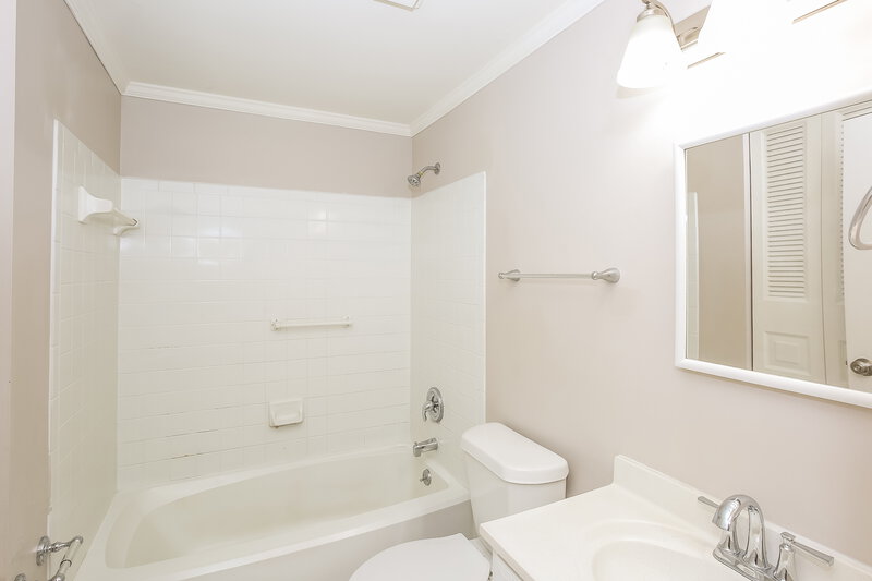 1,850/Mo, 6204 Judas Tree Ln Charlotte, NC 28227 Bathroom View
