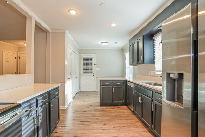 2,070/Mo, 7317 Rockwood Forest Ln Charlotte, NC 28212 Kitchen View