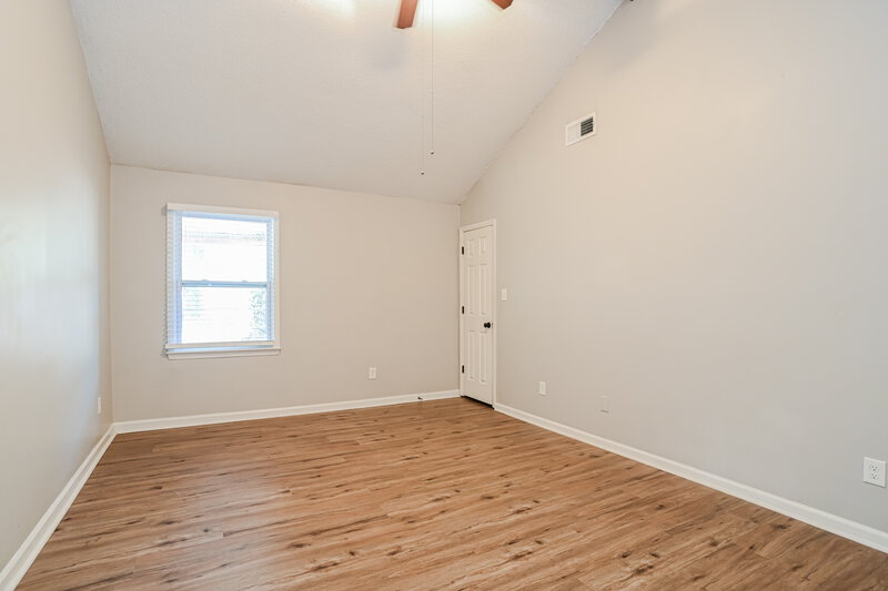 2,070/Mo, 7317 Rockwood Forest Ln Charlotte, NC 28212 Main Bedroom View