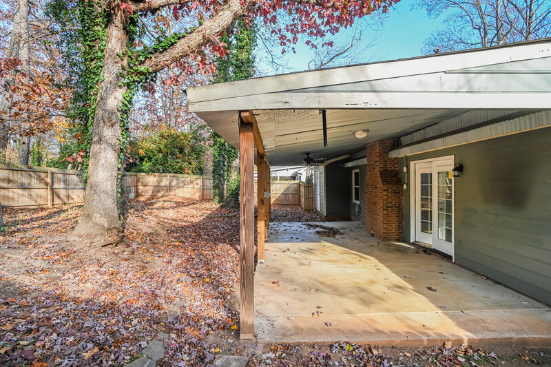2,070/Mo, 7317 Rockwood Forest Ln Charlotte, NC 28212 Rear View