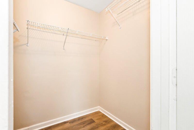 1,980/Mo, 9912 Peppermint Ln Charlotte, NC 28215 Closet View