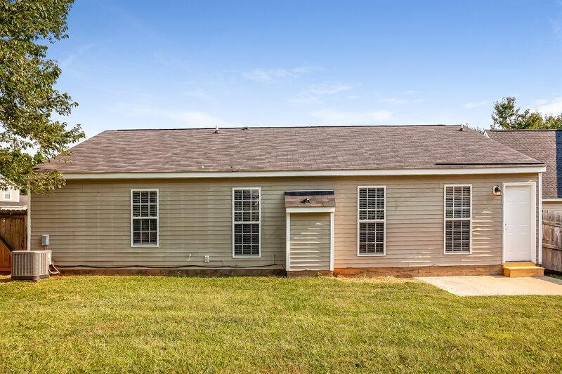 1,875/Mo, 9912 Peppermint Ln Charlotte, NC 28215 Rear View