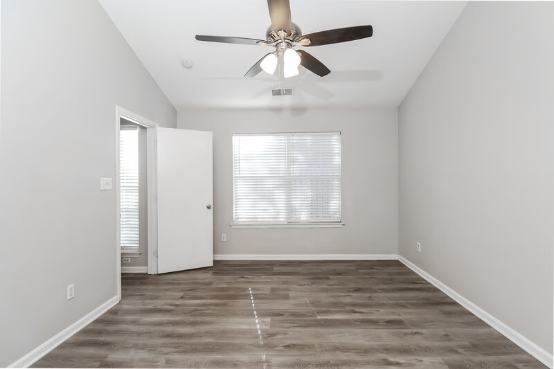 1,815/Mo, 10509 Brawley Ln Charlotte, NC 28215 Main Bedroom View 2