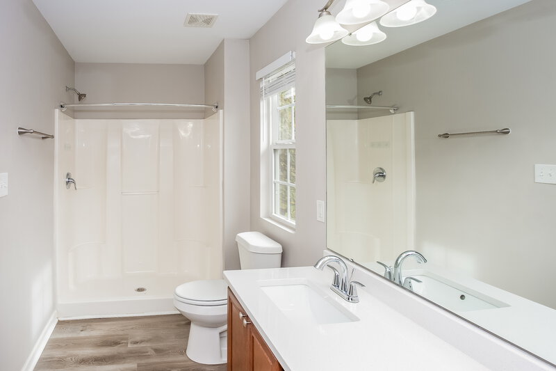 1,615/Mo, 149 High Bluff Cir Mooresville, NC 28115 Main Bathroom View