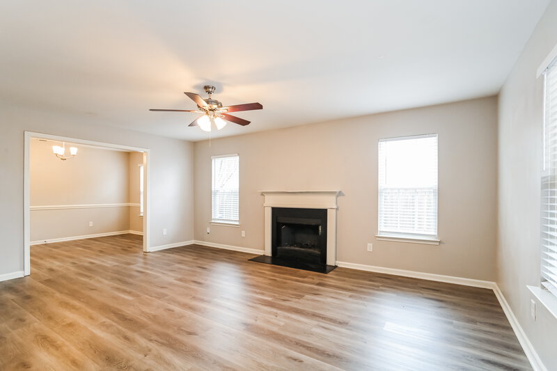 1,845/Mo, 2449 Reid Oaks Dr Charlotte, NC 28208 Living Room View 2
