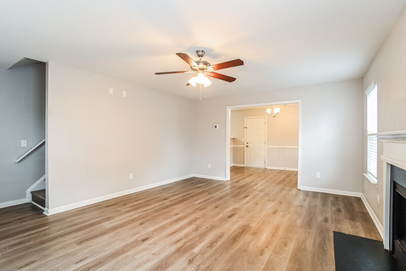 1,845/Mo, 2449 Reid Oaks Dr Charlotte, NC 28208 Living Room View 3