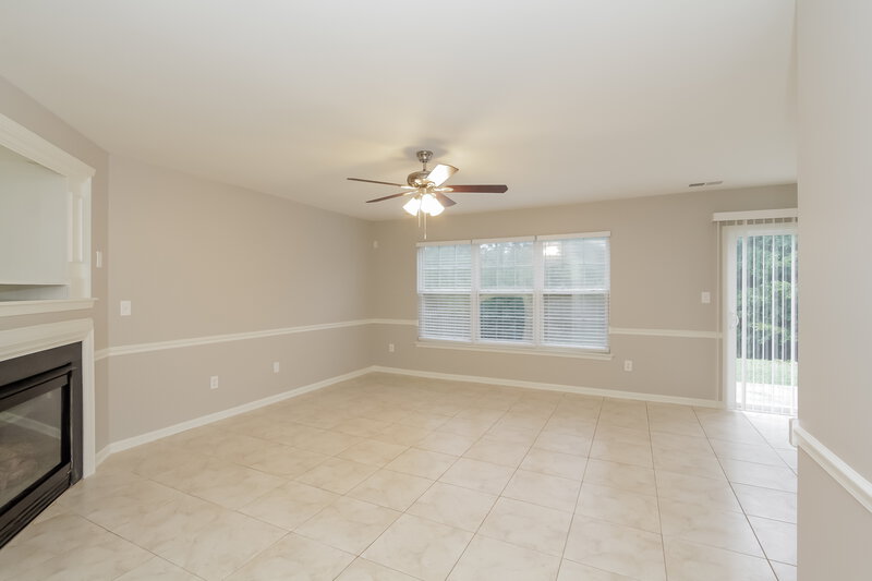 2,225/Mo, 112 Bluffton Rd Mooresville, NC 28115 Living Room View