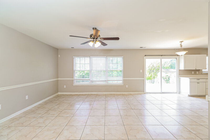 2,120/Mo, 112 Bluffton Rd Mooresville, NC 28115 Living Room View 2