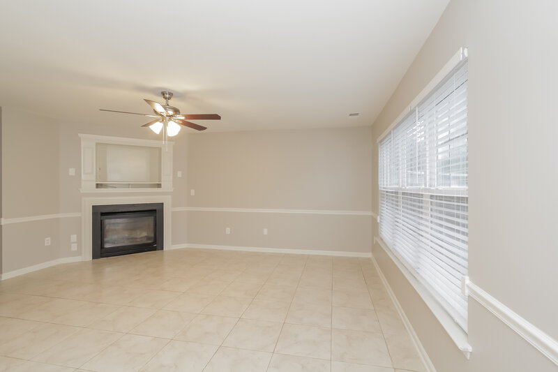 2,225/Mo, 112 Bluffton Rd Mooresville, NC 28115 Living Room View 2