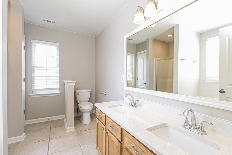 2,120/Mo, 112 Bluffton Rd Mooresville, NC 28115 Main Bathroom View