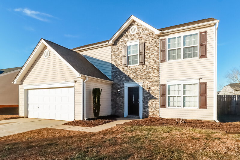 2,270/Mo, 12041 Serenade Ct Charlotte, NC 28215 Front View 2