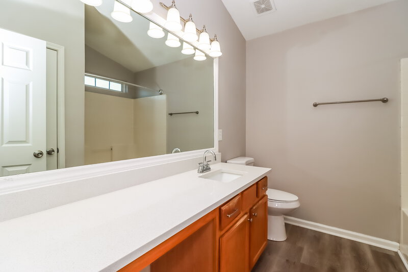2,270/Mo, 12041 Serenade Ct Charlotte, NC 28215 Main Bathroom View