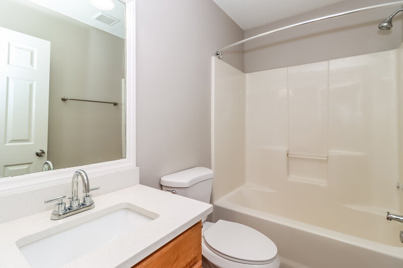 2,270/Mo, 12041 Serenade Ct Charlotte, NC 28215 Bathroom View