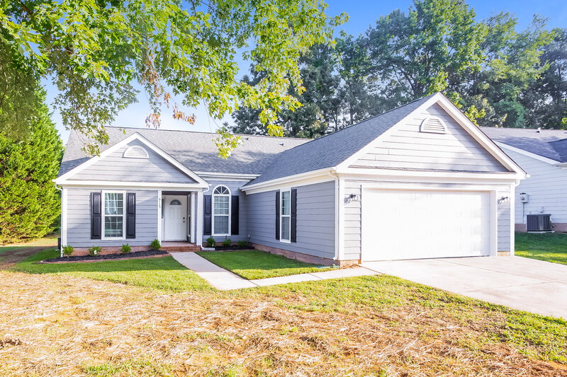 2,660/Mo, 6115 Sunstone Dr Charlotte, NC 28269 Front View