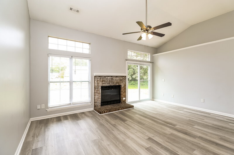 1,980/Mo, 6115 Sunstone Dr Charlotte, NC 28269 Living Room View