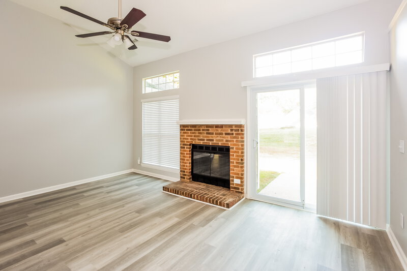 2,660/Mo, 6115 Sunstone Dr Charlotte, NC 28269 Living Room View
