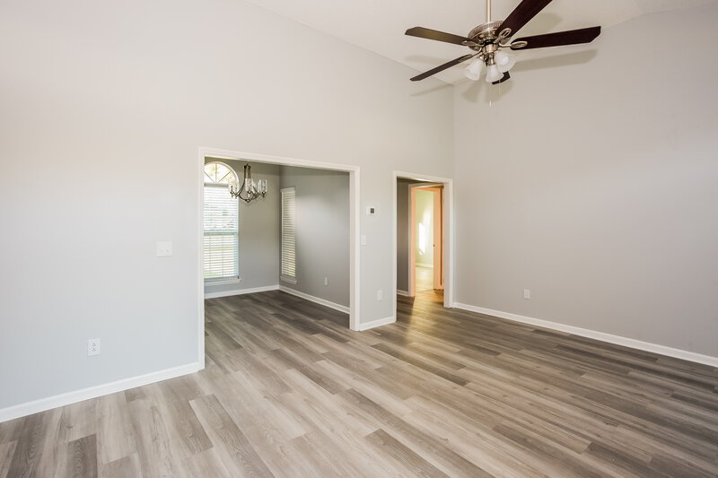 2,660/Mo, 6115 Sunstone Dr Charlotte, NC 28269 Living Room View 2