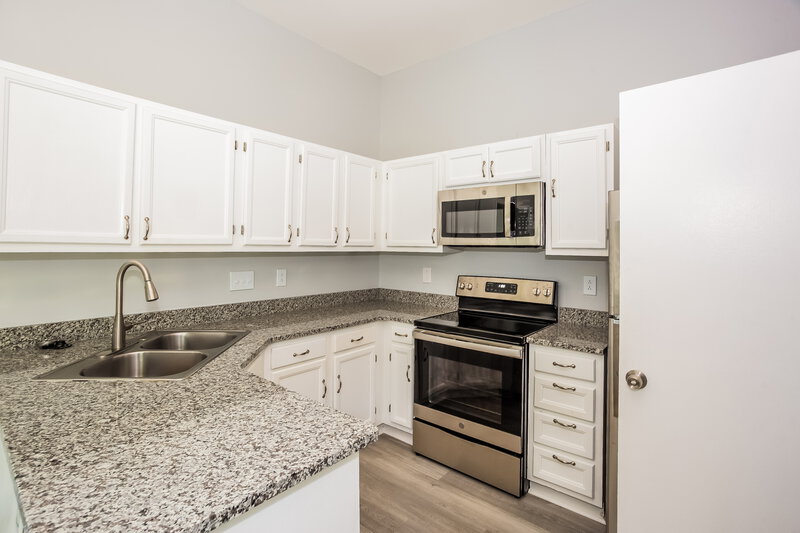 2,660/Mo, 6115 Sunstone Dr Charlotte, NC 28269 Kitchen View