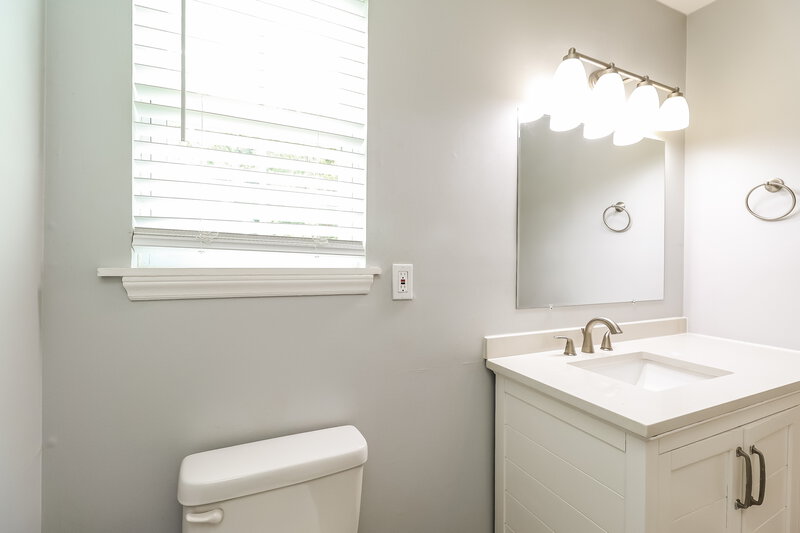 1,980/Mo, 6115 Sunstone Dr Charlotte, NC 28269 Bathroom View